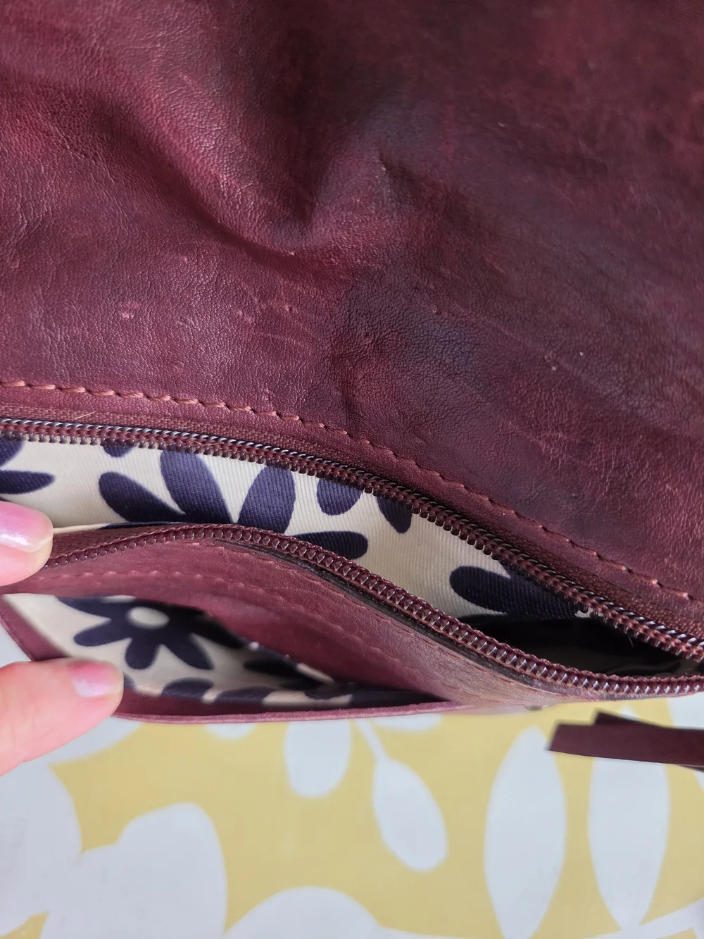 Nino BOSSI Burgundy Leather Shoulder Bag Purse Tote 10 Pockets